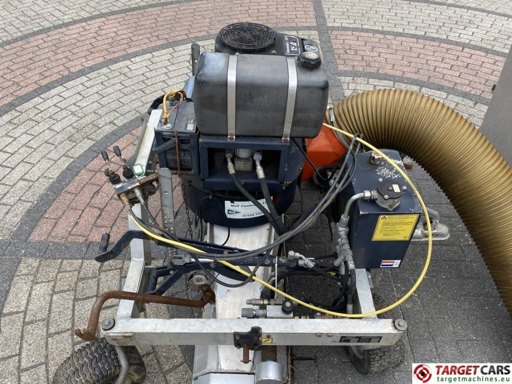 Többcélú/ Speciális jármű Trilo SF150 Leaf Vacuum Sweeper Unit: 18 kép.