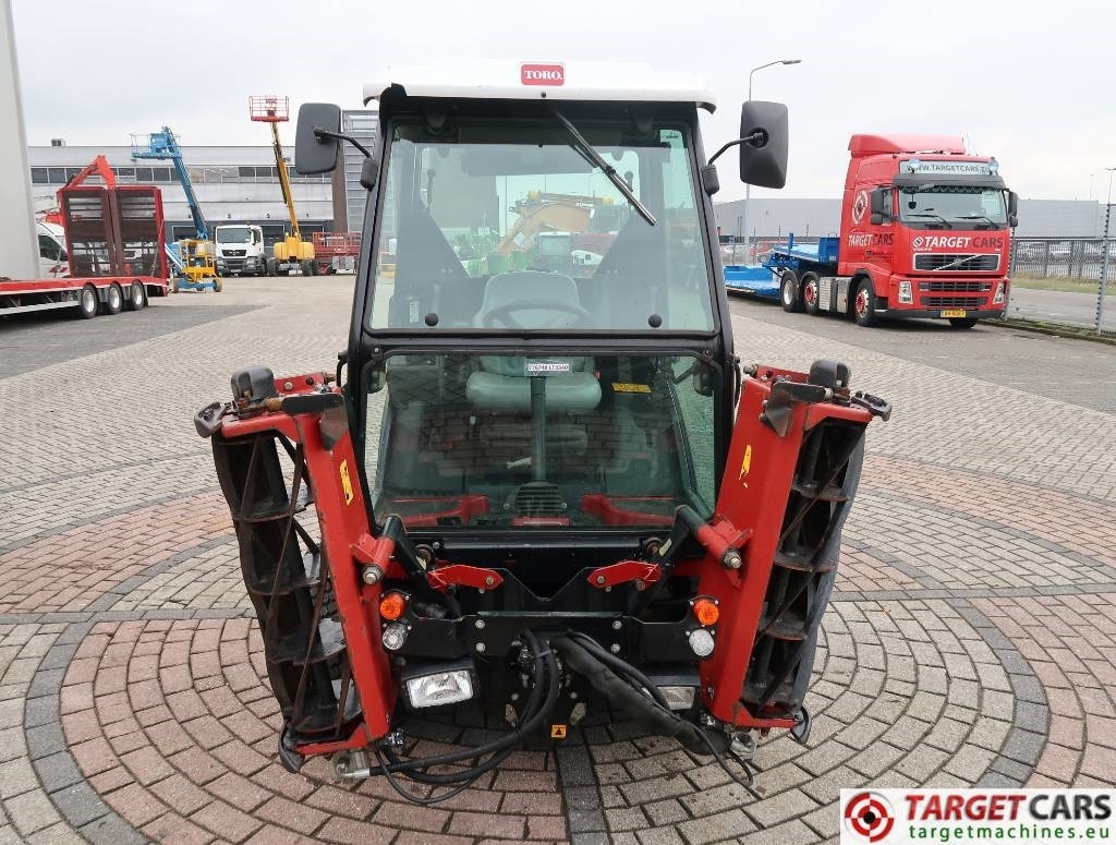 Toro LT3340 3-Gang Hydro 4WD Cylinder Reel Mower - Kerti fűkasza: 3 kép. Toro LT3340 3-Gang Hydro 4WD Cylinder Reel Mower - Kerti fűkasza: 3 kép.