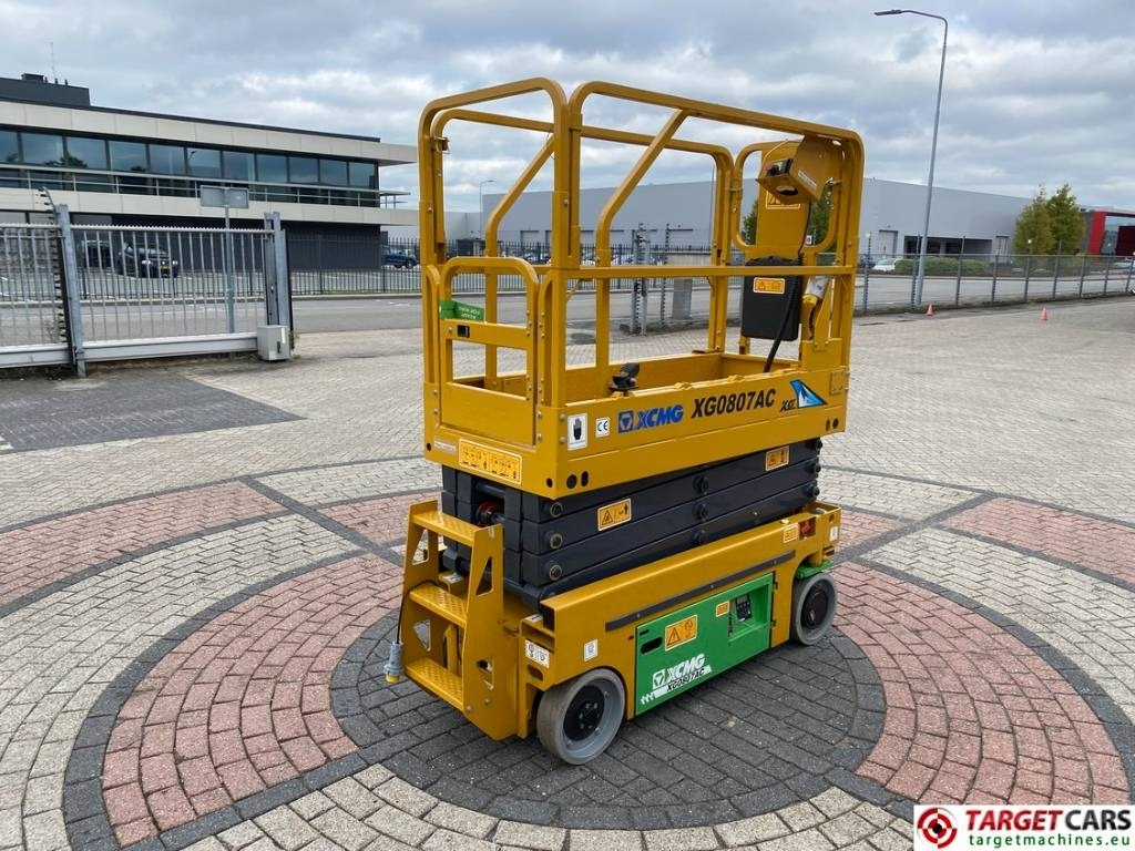 XCMG XG0807AC Electric LI-ION Lithium ScissorLift 780cm  - Ollós emelő: 3 kép. XCMG XG0807AC Electric LI-ION Lithium ScissorLift 780cm  - Ollós emelő: 3 kép.