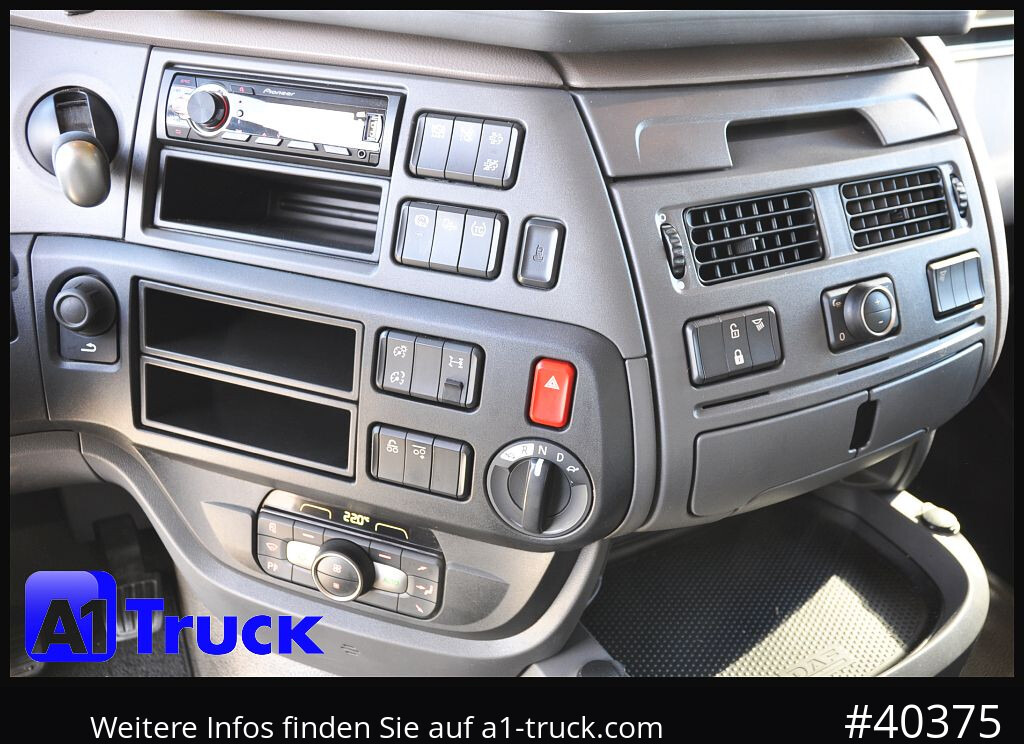 DAF DAF XF 480 FAN SSC Intarder, Lenkachse Standlklima - Cserefelépítményes teherautó: 3 kép. DAF DAF XF 480 FAN SSC Intarder, Lenkachse Standlklima - Cserefelépítményes teherautó: 3 kép.