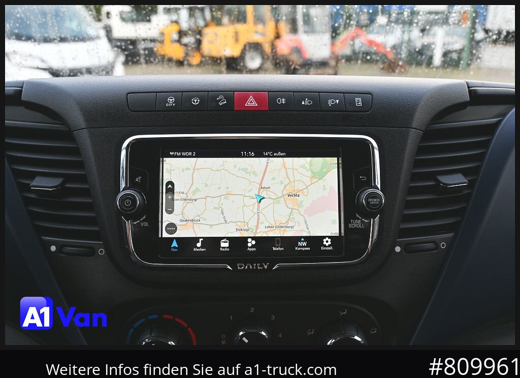 IVECO Daily 35S18 A8V Mixto, Hi-Matic, Klima, AHK - Furgon, Duplakabinos kisteherautó: 3 kép. IVECO Daily 35S18 A8V Mixto, Hi-Matic, Klima, AHK - Furgon, Duplakabinos kisteherautó: 3 kép.