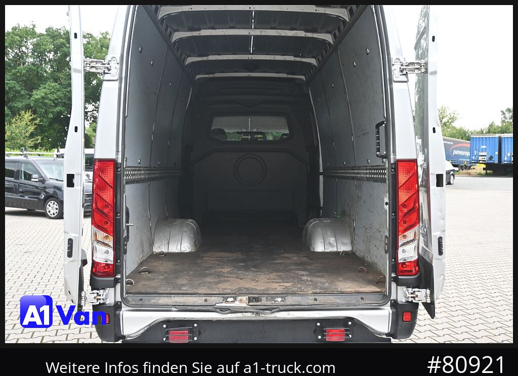 IVECO Daily 70C18 A8V Kasten, Automatik, AHK, Klima - Furgon: 2 kép. IVECO Daily 70C18 A8V Kasten, Automatik, AHK, Klima - Furgon: 2 kép.