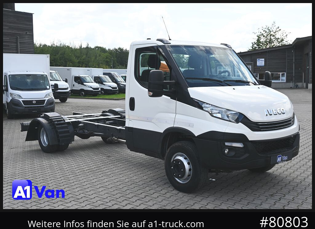 IVECO Daily 70C21 A8V/P Fahrgestell, Klima, Standheizung, - Alvaz teherautó: 1 kép. IVECO Daily 70C21 A8V/P Fahrgestell, Klima, Standheizung, - Alvaz teherautó: 1 kép.