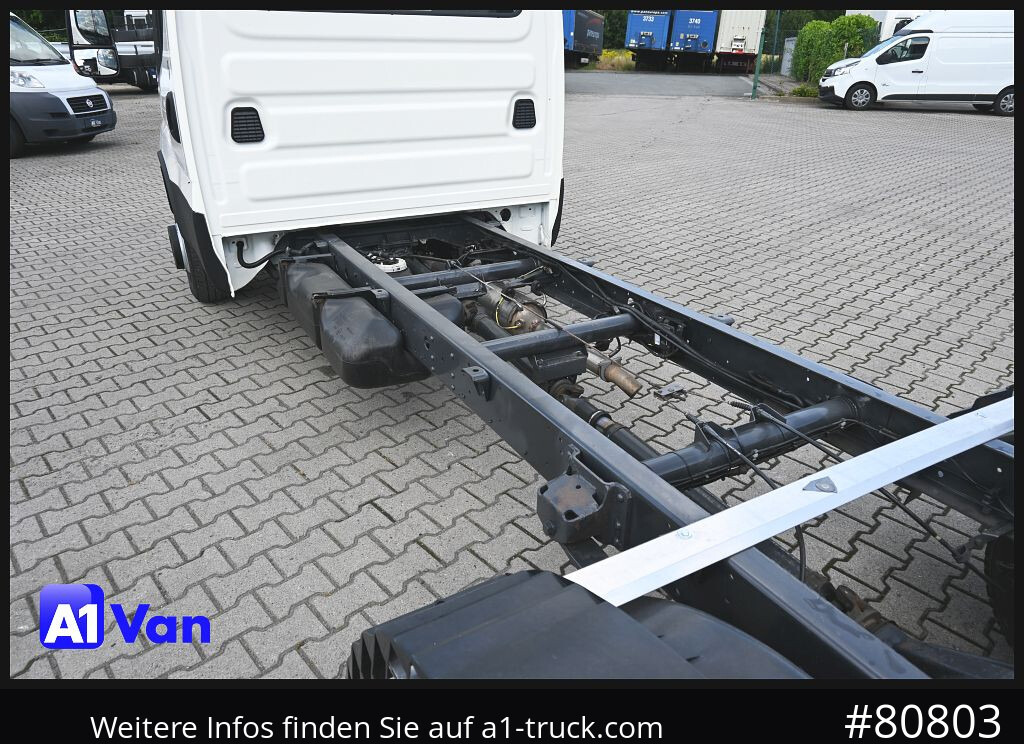 IVECO Daily 70C21 A8V/P Fahrgestell, Klima, Standheizung, - Alvaz teherautó: 2 kép. IVECO Daily 70C21 A8V/P Fahrgestell, Klima, Standheizung, - Alvaz teherautó: 2 kép.