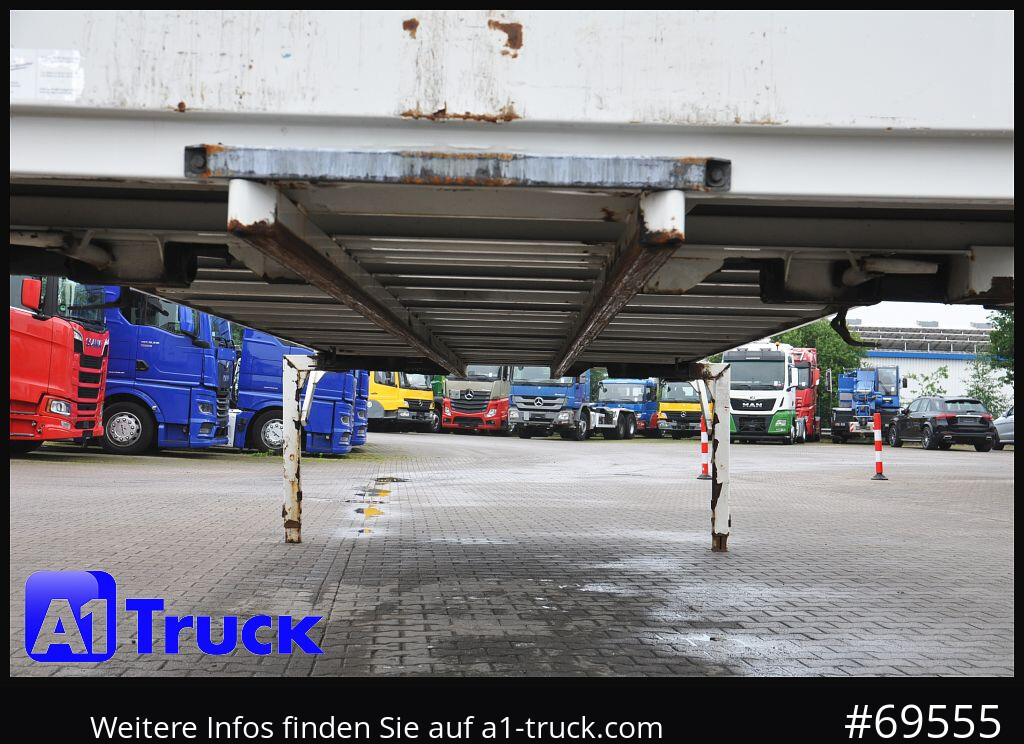 KRONE Wechselbrücke BDF 7,45 Koffer, 2750mm h. 20 x vorhanden - Doboz felépitmény: 2 kép. KRONE Wechselbrücke BDF 7,45 Koffer, 2750mm h. 20 x vorhanden - Doboz felépitmény: 2 kép.