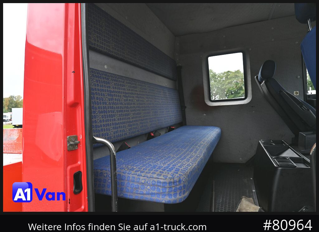 MAN MAN LE 8.180 Pritsche Doka, Automatik, AHK, 6-Sitzer - Platós kisteherautó, Duplakabinos kisteherautó: 3 kép. MAN MAN LE 8.180 Pritsche Doka, Automatik, AHK, 6-Sitzer - Platós kisteherautó, Duplakabinos kisteherautó: 3 kép.