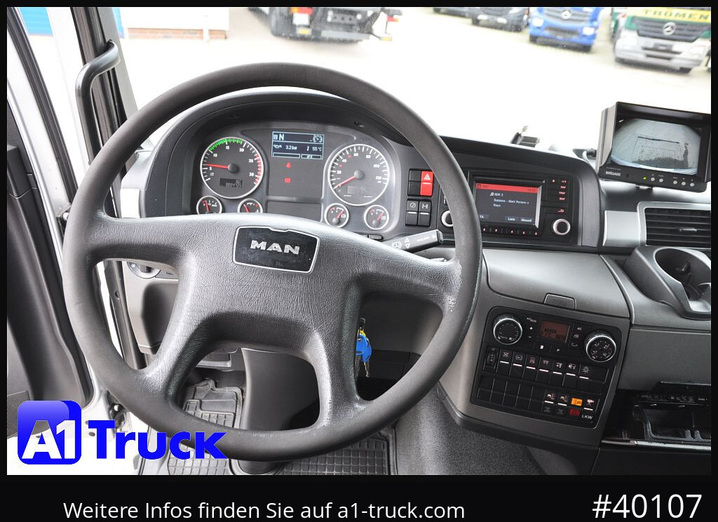 MAN TGS 26.360, Carrier 1150 Rolltor+ LBW, Lift - Hűtős teherautó: 3 kép. MAN TGS 26.360, Carrier 1150 Rolltor+ LBW, Lift - Hűtős teherautó: 3 kép.