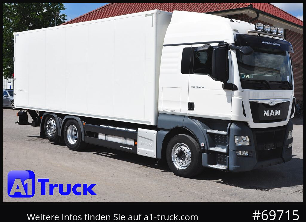 MAN TGX 26,400, Koffer, L 7,4m LBW, Lift-lenkachse, - Dobozos felépítményű teherautó: 1 kép. MAN TGX 26,400, Koffer, L 7,4m LBW, Lift-lenkachse, - Dobozos felépítményű teherautó: 1 kép.
