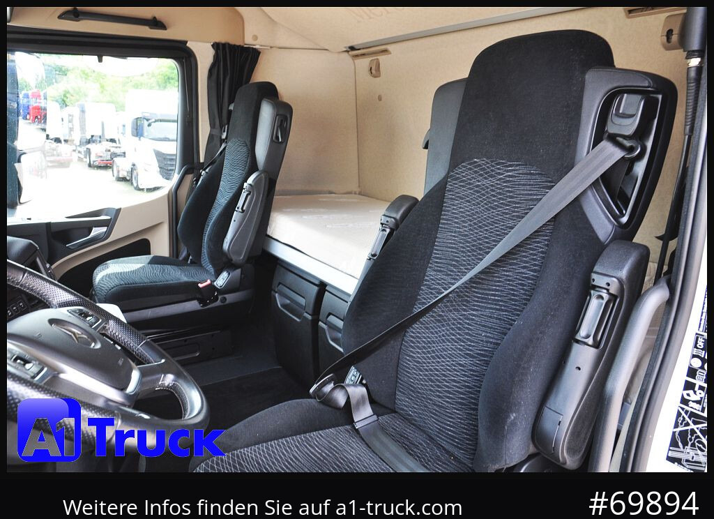 MERCEDES-BENZ 2548, Multi BDF, Wechsler, 7.45-7.82, MIDI, LIftachse - Cserefelépítményes teherautó: 3 kép. MERCEDES-BENZ 2548, Multi BDF, Wechsler, 7.45-7.82, MIDI, LIftachse - Cserefelépítményes teherautó: 3 kép.