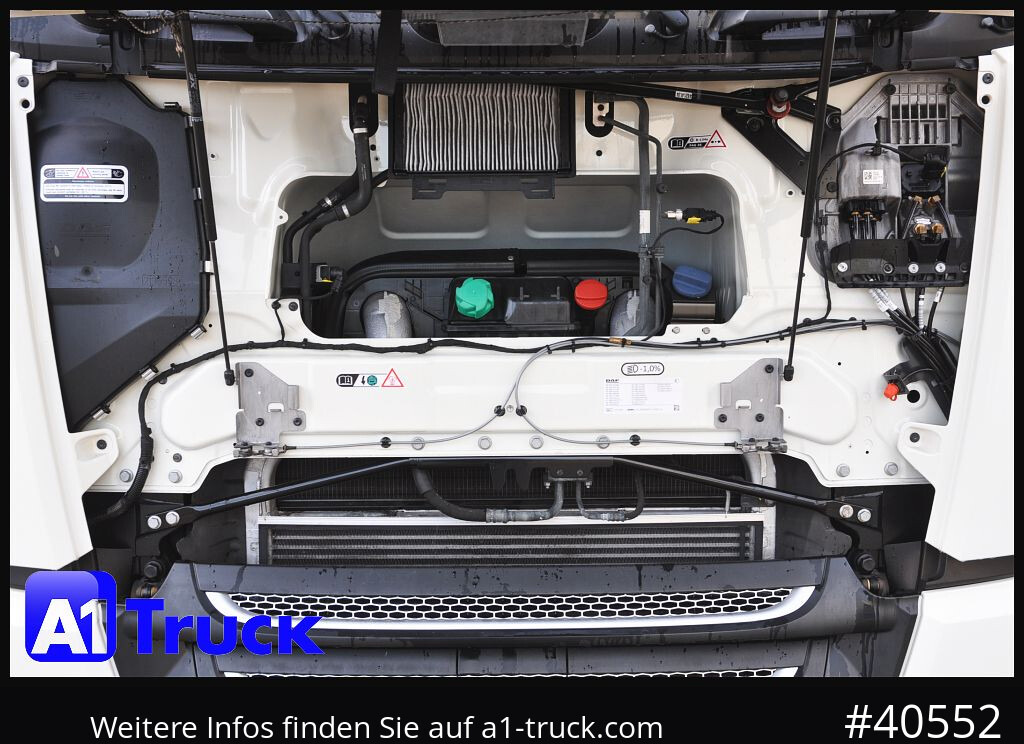 DAF XF 480 SSC, Volumen, Intarder, Standklima, - Nyergesvontató: 4 kép. DAF XF 480 SSC, Volumen, Intarder, Standklima, - Nyergesvontató: 4 kép.