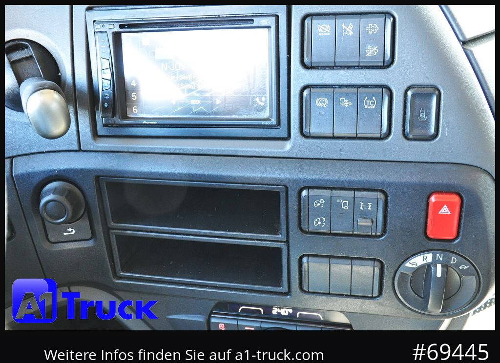DAF XF 530 FT SSC, Intarder - Nyergesvontató: 5 kép. DAF XF 530 FT SSC, Intarder - Nyergesvontató: 5 kép.