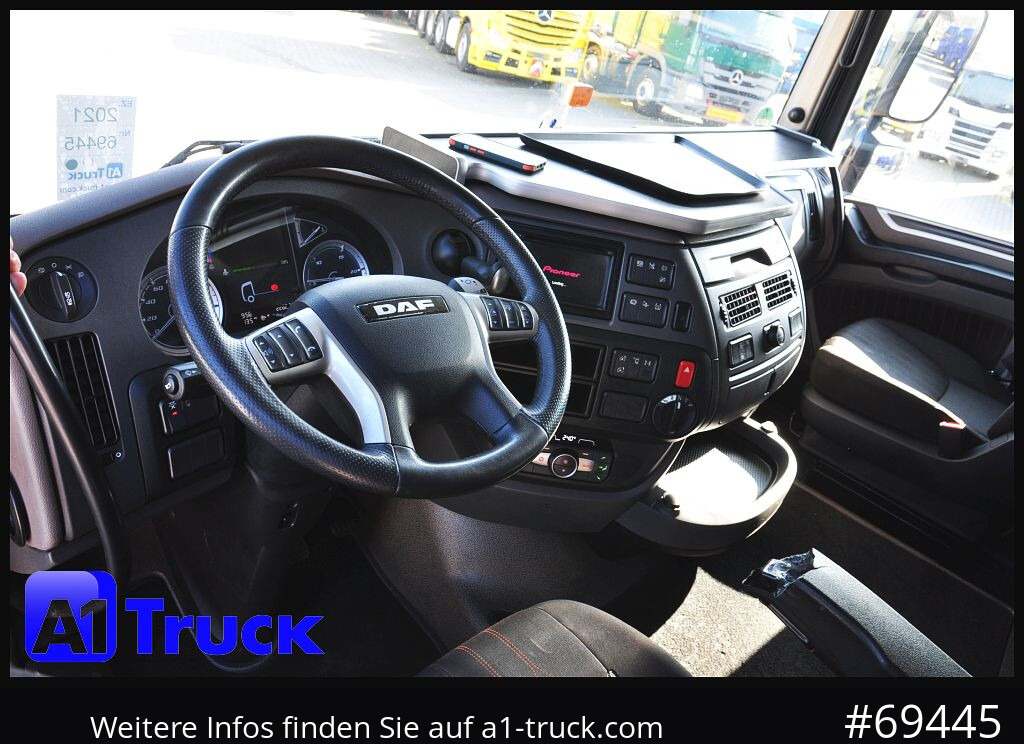 DAF XF 530 FT SSC, Intarder - Nyergesvontató: 4 kép. DAF XF 530 FT SSC, Intarder - Nyergesvontató: 4 kép.