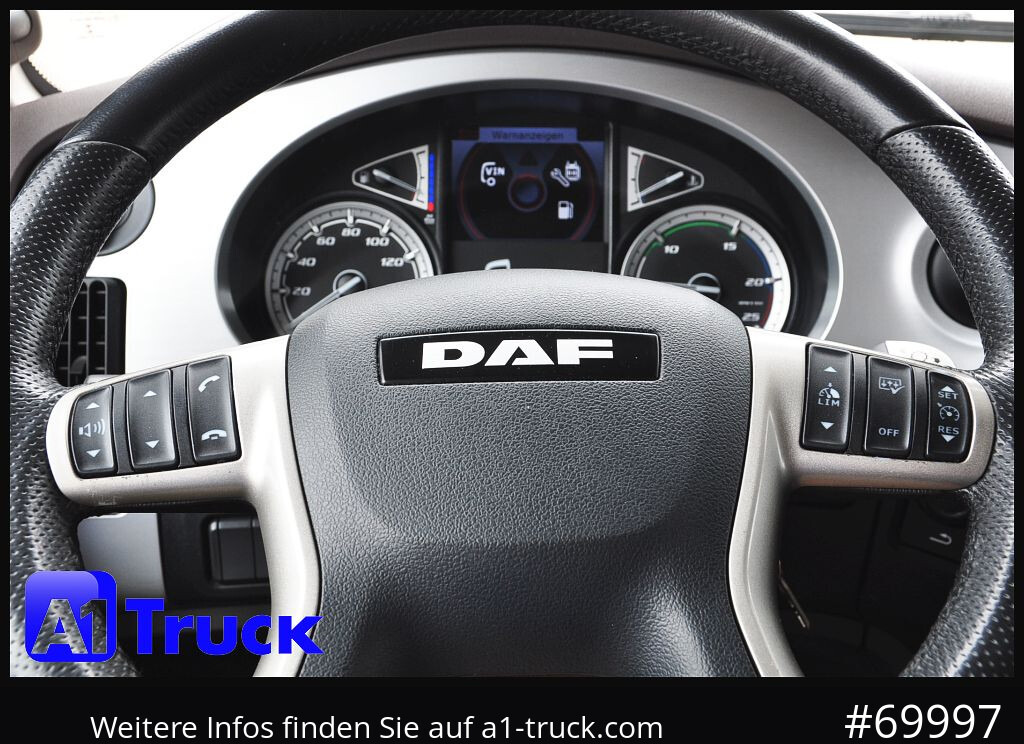 DAF XF 530 FT SSC, Intarder, Standklima, Navi - Nyergesvontató: 5 kép. DAF XF 530 FT SSC, Intarder, Standklima, Navi - Nyergesvontató: 5 kép.