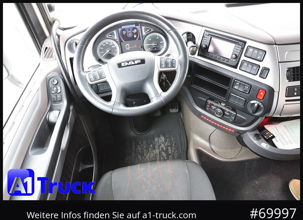 DAF XF 530 FT SSC, Intarder, Standklima, Navi - Nyergesvontató: 4 kép. DAF XF 530 FT SSC, Intarder, Standklima, Navi - Nyergesvontató: 4 kép.