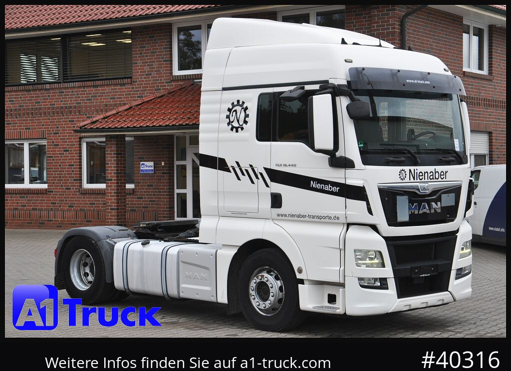 MAN TGX 18,440 XLX Intarder, Hydraulik, ACC - Nyergesvontató: 1 kép. MAN TGX 18,440 XLX Intarder, Hydraulik, ACC - Nyergesvontató: 1 kép.