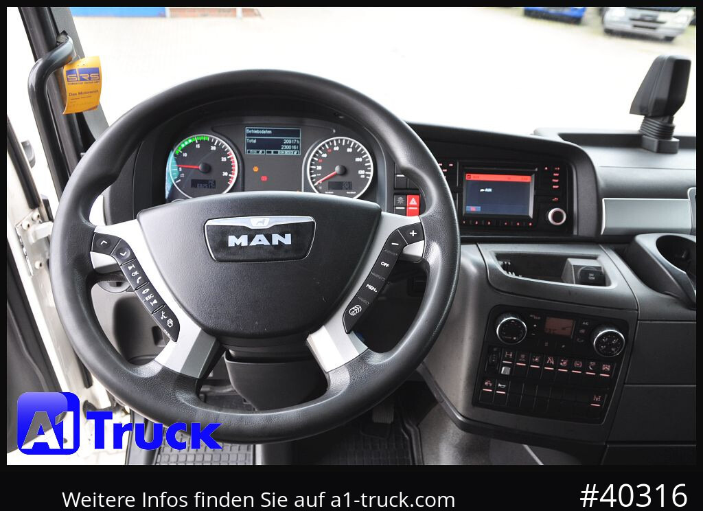 MAN TGX 18,440 XLX Intarder, Hydraulik, ACC - Nyergesvontató: 2 kép. MAN TGX 18,440 XLX Intarder, Hydraulik, ACC - Nyergesvontató: 2 kép.