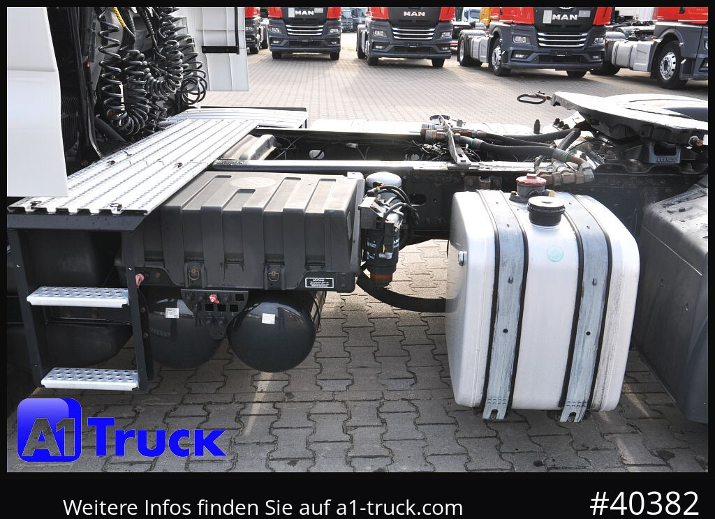 MAN TGX 18,440 XLX Intarder, Hydraulik, ACC - Nyergesvontató: 2 kép. MAN TGX 18,440 XLX Intarder, Hydraulik, ACC - Nyergesvontató: 2 kép.