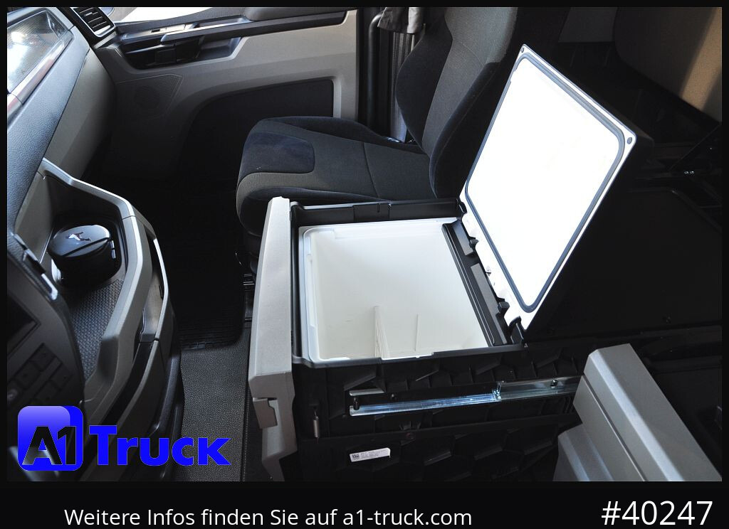 MAN TGX 18.470 GM Hydraulik, Intarder Navi Standklima, - Nyergesvontató: 4 kép. MAN TGX 18.470 GM Hydraulik, Intarder Navi Standklima, - Nyergesvontató: 4 kép.