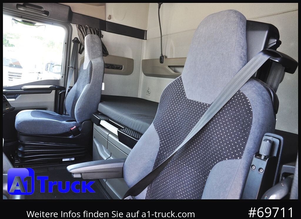 MAN TGX 18,480 BLS Intarder Standklima, Garantie - Nyergesvontató: 4 kép. MAN TGX 18,480 BLS Intarder Standklima, Garantie - Nyergesvontató: 4 kép.