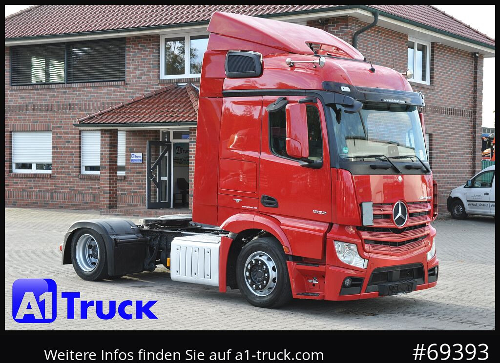 MERCEDES-BENZ Actros 1832, Lowliner, 1 Vorbesitzer - Nyergesvontató: 1 kép. MERCEDES-BENZ Actros 1832, Lowliner, 1 Vorbesitzer - Nyergesvontató: 1 kép.