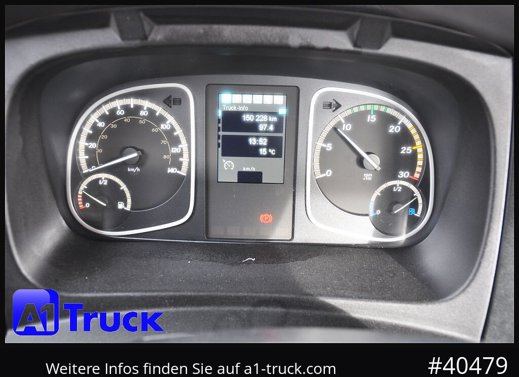 MERCEDES-BENZ Kamag Truck Wiesel, Rangierer, Terberg - Nyergesvontató: 3 kép. MERCEDES-BENZ Kamag Truck Wiesel, Rangierer, Terberg - Nyergesvontató: 3 kép.