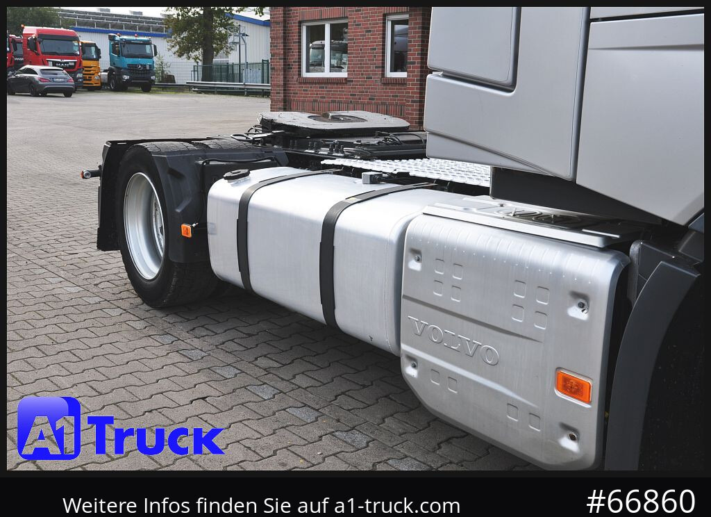 VOLVO FH 460, Terberg Überführer Wiesel Rangier - Nyergesvontató: 2 kép. VOLVO FH 460, Terberg Überführer Wiesel Rangier - Nyergesvontató: 2 kép.