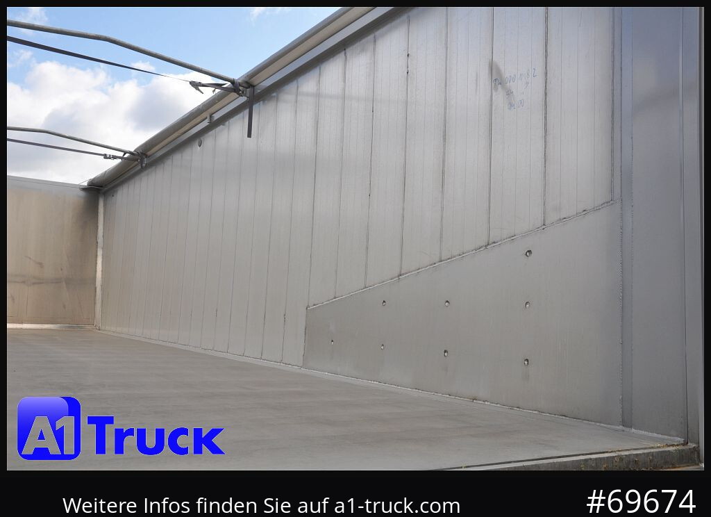 REISCH RHKS, Alu-Kippmulde 54m³, Kombitüren, Alufelgen, Liftachse, - Félpótkocsi billenőplatós: 3 kép. REISCH RHKS, Alu-Kippmulde 54m³, Kombitüren, Alufelgen, Liftachse, - Félpótkocsi billenőplatós: 3 kép.