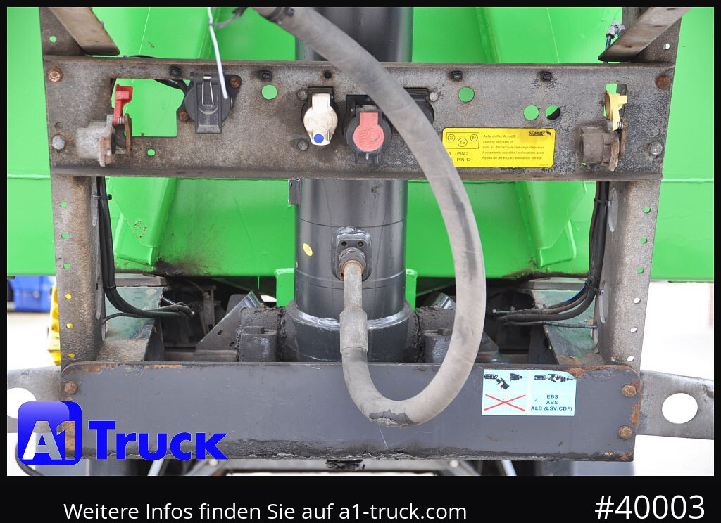 SCHMITZ SKi 24 7.2 Stahl, Lift 4x4 f. Allrad SZM - Félpótkocsi billenőplatós: 2 kép. SCHMITZ SKi 24 7.2 Stahl, Lift 4x4 f. Allrad SZM - Félpótkocsi billenőplatós: 2 kép.