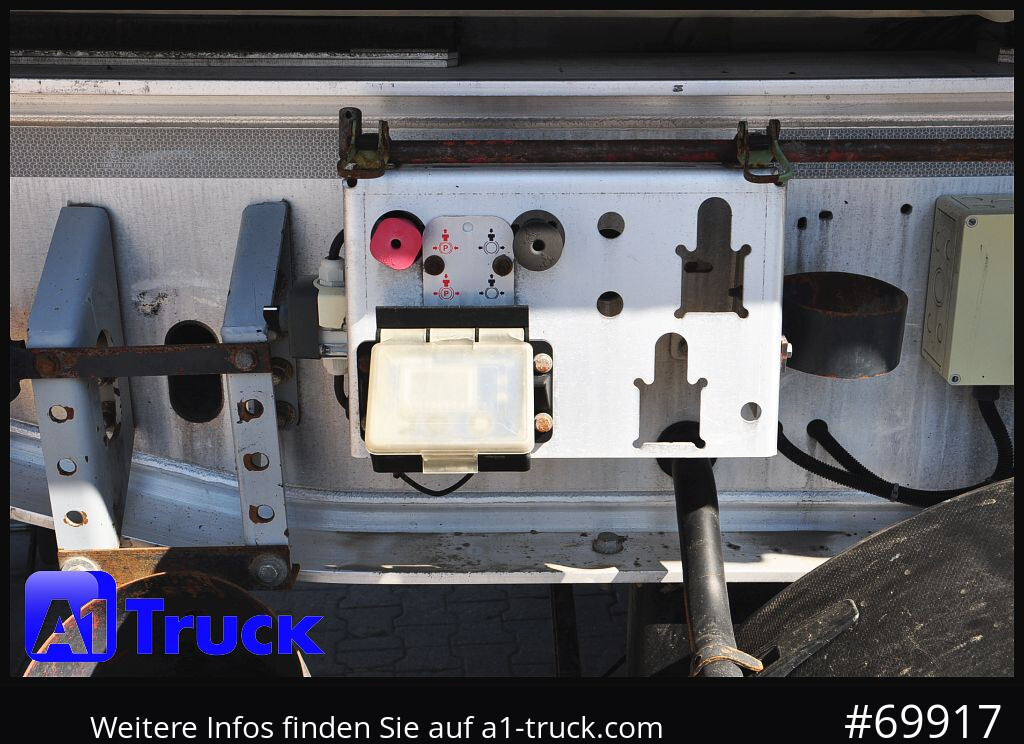 SCHWARZMUELLER Alu, Isoliert,Lift, 4450Kg. - Félpótkocsi billenőplatós: 5 kép. SCHWARZMUELLER Alu, Isoliert,Lift, 4450Kg. - Félpótkocsi billenőplatós: 5 kép.
