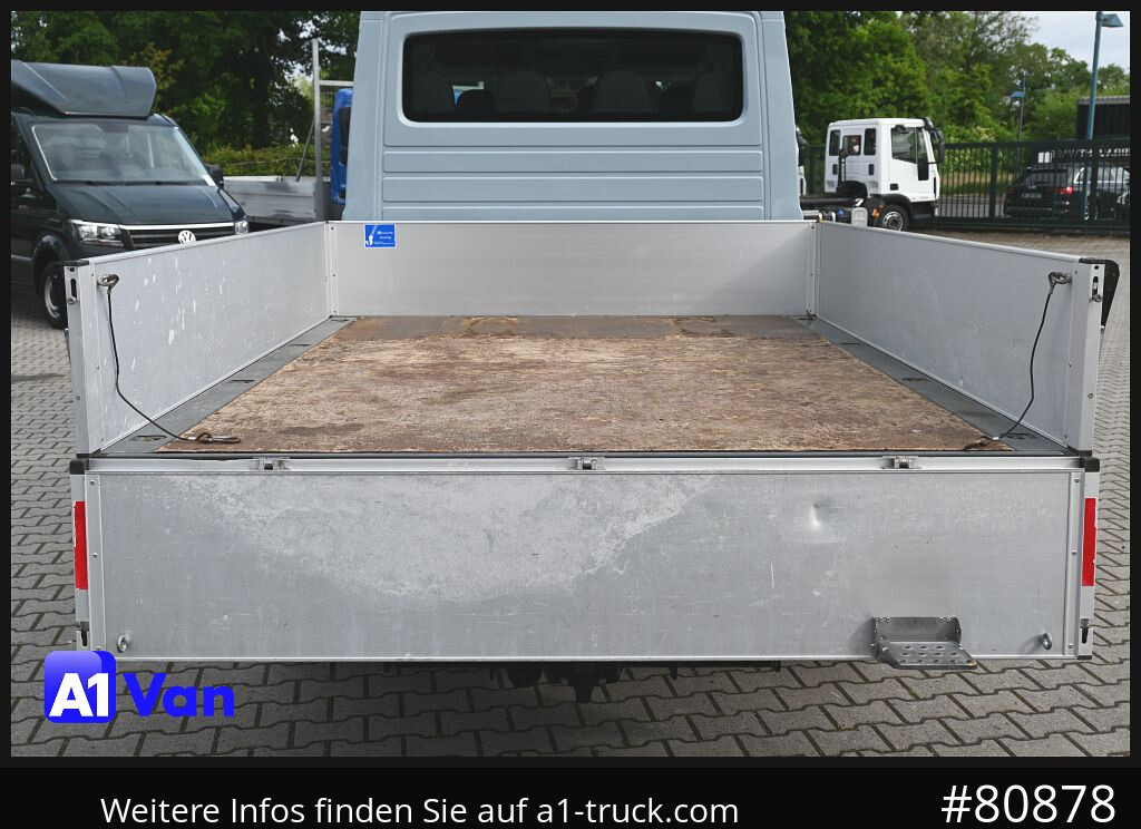 VOLKSWAGEN Crafter 35 Pritsche Doka, AHK, 7-Sitzer, Heckantrieb - Platós kisteherautó, Duplakabinos kisteherautó: 2 kép. VOLKSWAGEN Crafter 35 Pritsche Doka, AHK, 7-Sitzer, Heckantrieb - Platós kisteherautó, Duplakabinos kisteherautó: 2 kép.