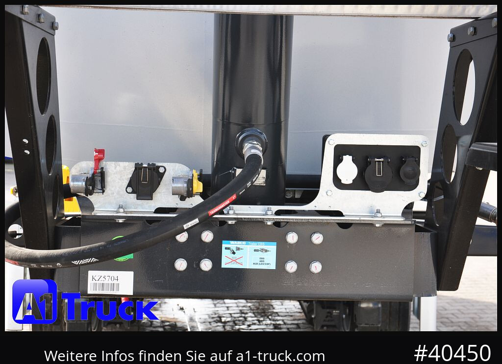 WIELTON Wielton 26m³ Strong Master Stahl - Félpótkocsi billenőplatós: 3 kép. WIELTON Wielton 26m³ Strong Master Stahl - Félpótkocsi billenőplatós: 3 kép.