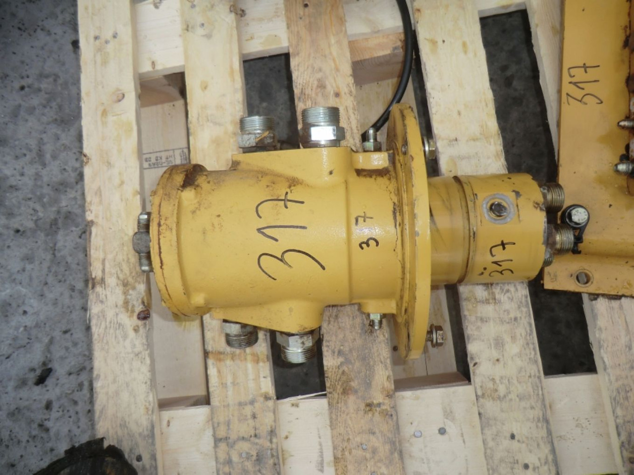 Caterpillar 317B LN Giunto rotante - Erőátvitel - Építőipari gépek: 2 kép. Caterpillar 317B LN Giunto rotante - Erőátvitel - Építőipari gépek: 2 kép.