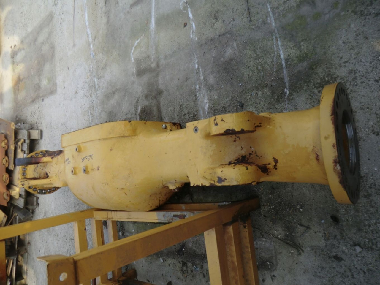 Caterpillar 735 ALLOGGIAMENTO ASSALE ANTERIORE - Erőátvitel - Építőipari gépek: 3 kép. Caterpillar 735 ALLOGGIAMENTO ASSALE ANTERIORE - Erőátvitel - Építőipari gépek: 3 kép.