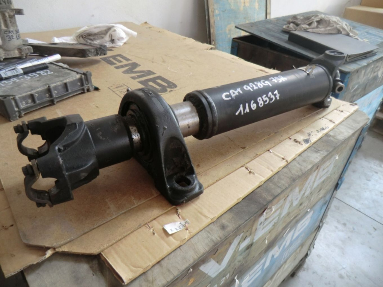 Caterpillar 928G ALBERO - Erőátvitel - Építőipari gépek: 3 kép. Caterpillar 928G ALBERO - Erőátvitel - Építőipari gépek: 3 kép.