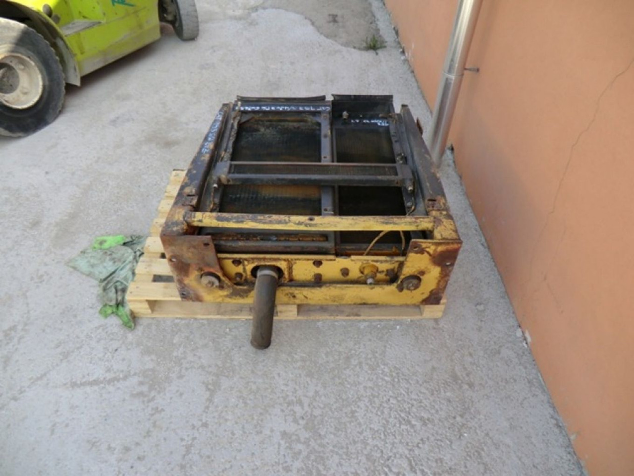 Caterpillar 953 RADIATORE ACQUA - Radiátor - Építőipari gépek: 3 kép. Caterpillar 953 RADIATORE ACQUA - Radiátor - Építőipari gépek: 3 kép.