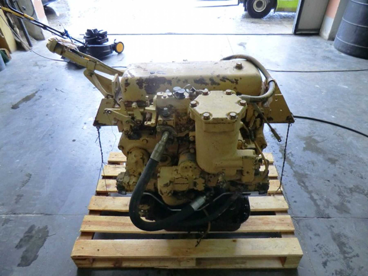 Caterpillar 953 TRASMISSIONE - Sebességváltó - Építőipari gépek: 1 kép. Caterpillar 953 TRASMISSIONE - Sebességváltó - Építőipari gépek: 1 kép.