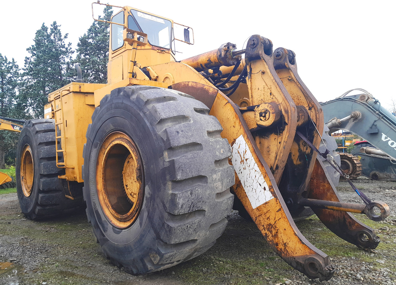 Caterpillar 992C Pala Gommata completa di cabina e benna. - Gumikerekes homlokrakodó: 4 kép. Caterpillar 992C Pala Gommata completa di cabina e benna. - Gumikerekes homlokrakodó: 4 kép.