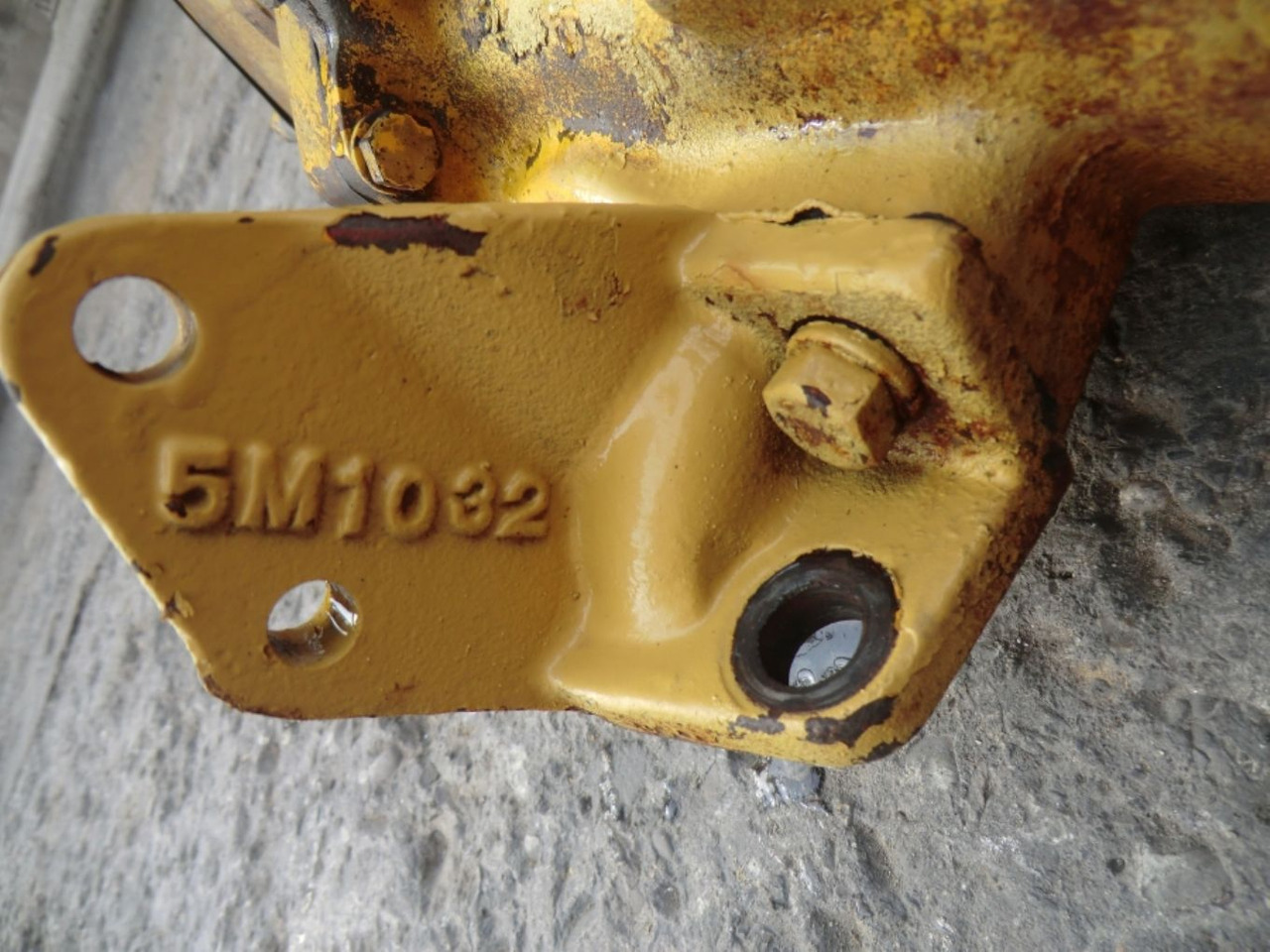 Caterpillar D333 POMPA INIEZIONE - Üzemanyag szivattyú - Építőipari gépek: 3 kép. Caterpillar D333 POMPA INIEZIONE - Üzemanyag szivattyú - Építőipari gépek: 3 kép.