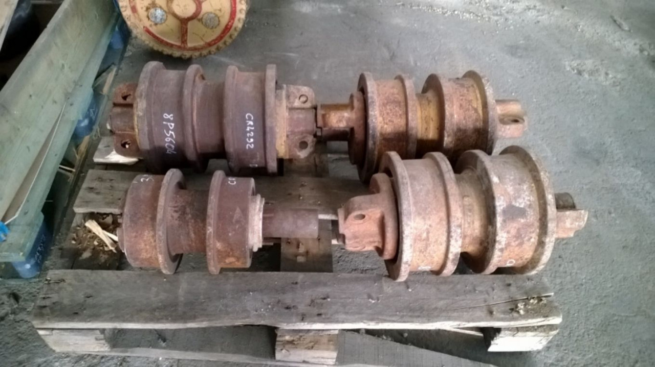 Caterpillar D9G D9H Rulli inferiori a doppia spalla. - Lánctalp - Görgő - Építőipari gépek: 1 kép. Caterpillar D9G D9H Rulli inferiori a doppia spalla. - Lánctalp - Görgő - Építőipari gépek: 1 kép.
