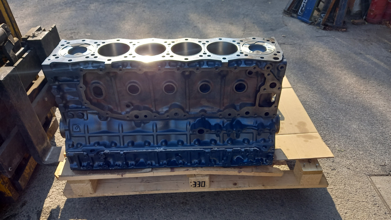 ISUZU 6UZ1 Long Block revisionato composto da monoblocco , albero motore, testa. - Motor - Építőipari gépek: 2 kép. ISUZU 6UZ1 Long Block revisionato composto da monoblocco , albero motore, testa. - Motor - Építőipari gépek: 2 kép.