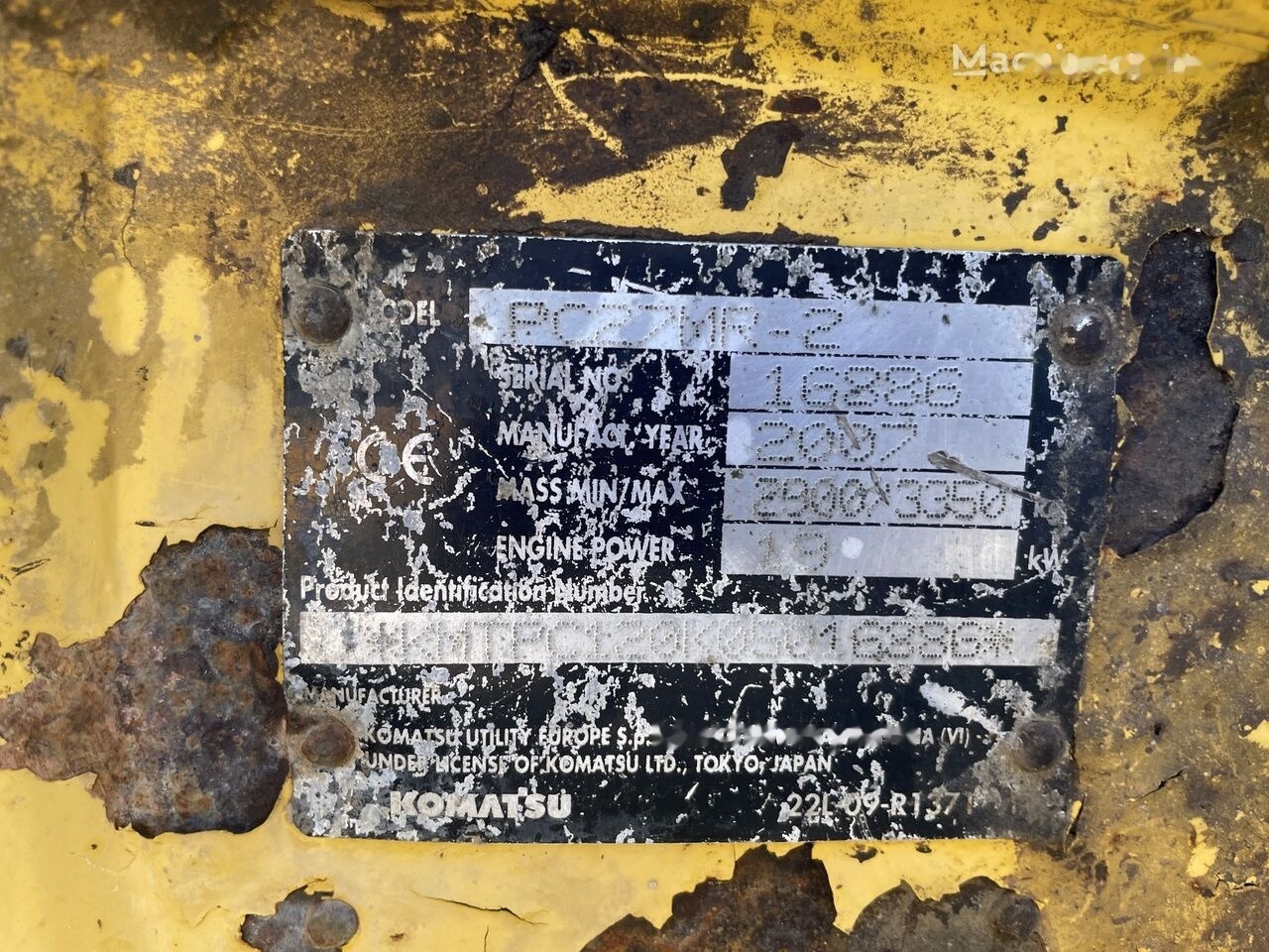 Komatsu PC27MR-2 - Minikotró: 4 kép. Komatsu PC27MR-2 - Minikotró: 4 kép.
