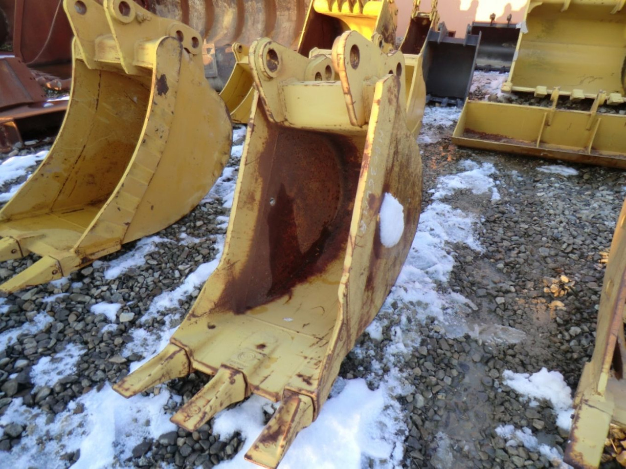Mantovani Benne L 221 GP Benna con denti, larghezza mm 600. - Kotró kanál: 4 kép. Mantovani Benne L 221 GP Benna con denti, larghezza mm 600. - Kotró kanál: 4 kép.