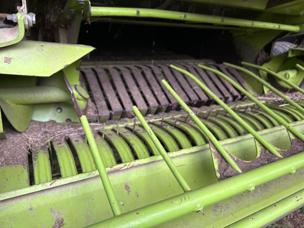 Claas ROLLANT 240 - Bálázó: 4 kép. Claas ROLLANT 240 - Bálázó: 4 kép.