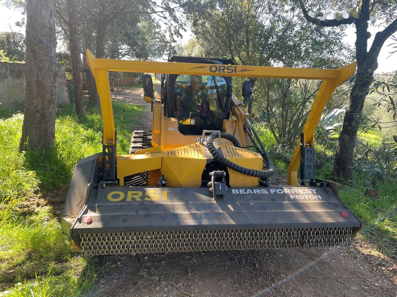 Orsi BEARS FORREST 255 - Szárzúzó/ Mulcsozó: 1 kép. Orsi BEARS FORREST 255 - Szárzúzó/ Mulcsozó: 1 kép.