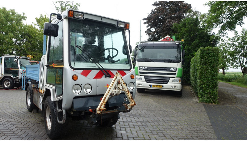 Boki HY1251 Kipper 4x4x4 - Traktor: 2 kép. Boki HY1251 Kipper 4x4x4 - Traktor: 2 kép.