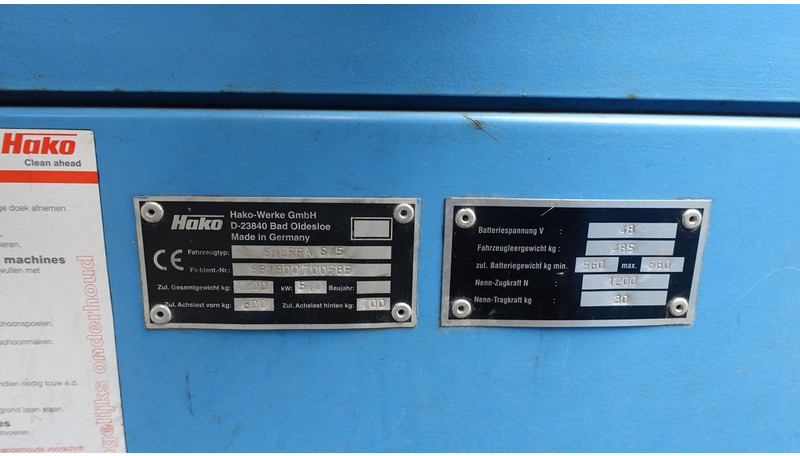 Hako Sherpa S/5 48 volts met acculader - Elektromos vontató: 5 kép. Hako Sherpa S/5 48 volts met acculader - Elektromos vontató: 5 kép.