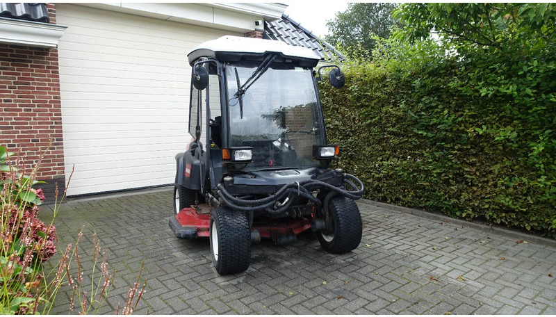 Toro Groundsmaster 360 - Kerti fűkasza: 2 kép. Toro Groundsmaster 360 - Kerti fűkasza: 2 kép.