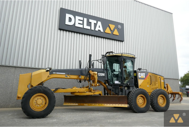 Caterpillar 120M - Gréder: 4 kép. Caterpillar 120M - Gréder: 4 kép.