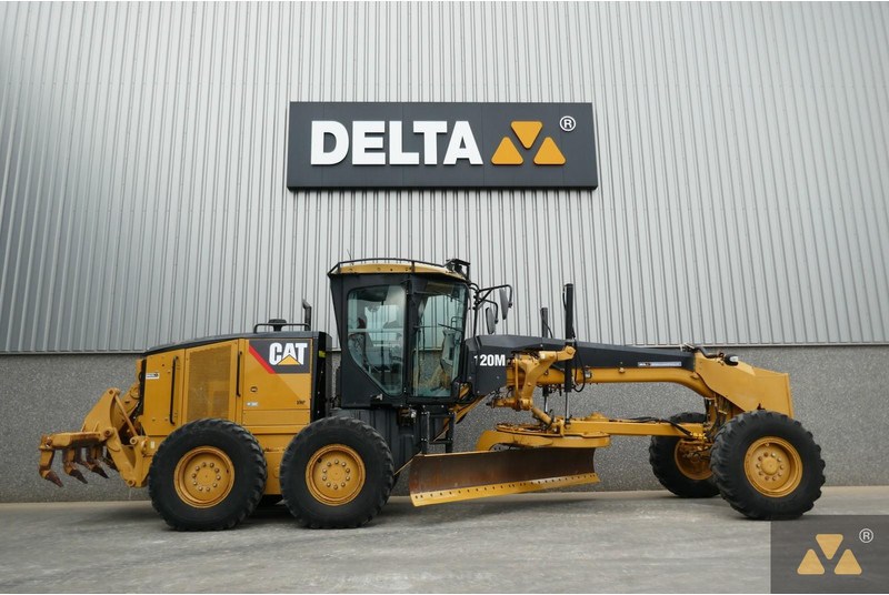 Caterpillar 120M - Gréder: 2 kép. Caterpillar 120M - Gréder: 2 kép.