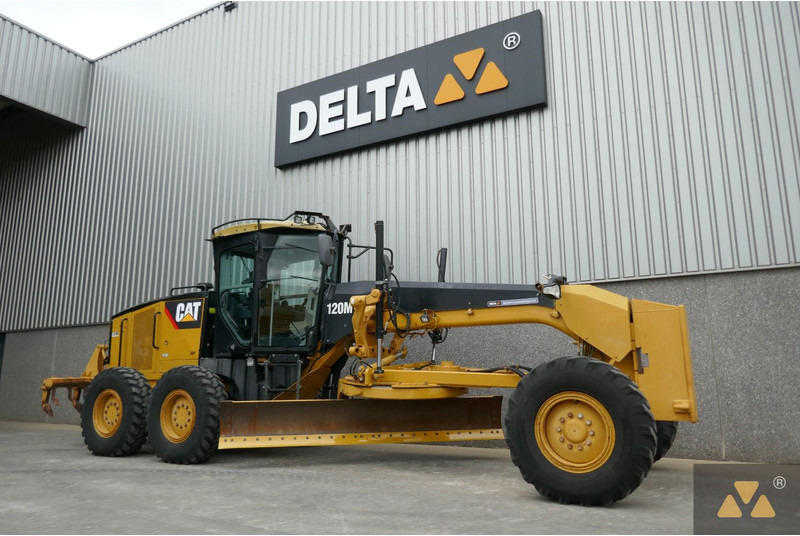 Caterpillar 120M - Gréder: 3 kép. Caterpillar 120M - Gréder: 3 kép.